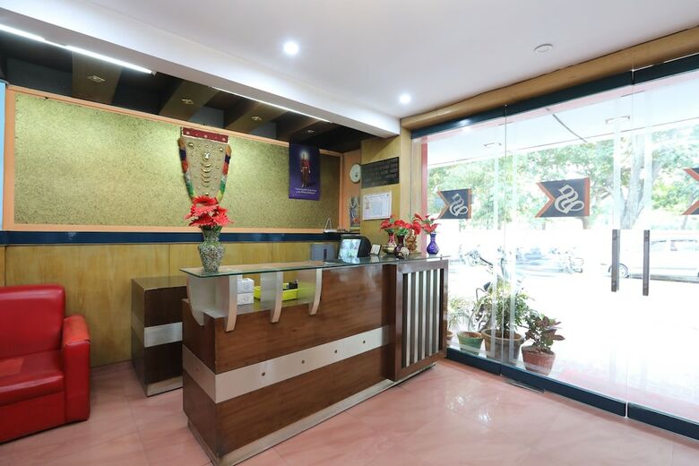 Hotel Oyo 29610 Sanman Regency