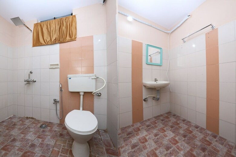 Hotel Oyo 29610 Sanman Regency