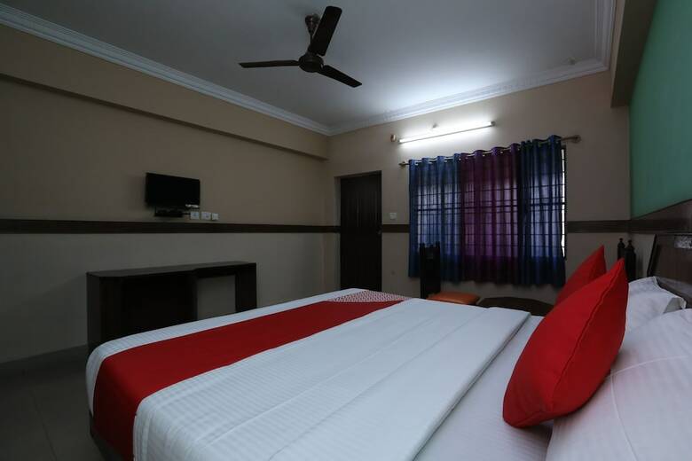 Hotel Oyo 29610 Sanman Regency