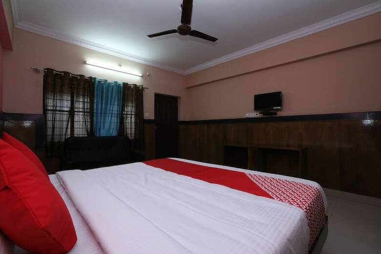 Hotel Oyo 29610 Sanman Regency