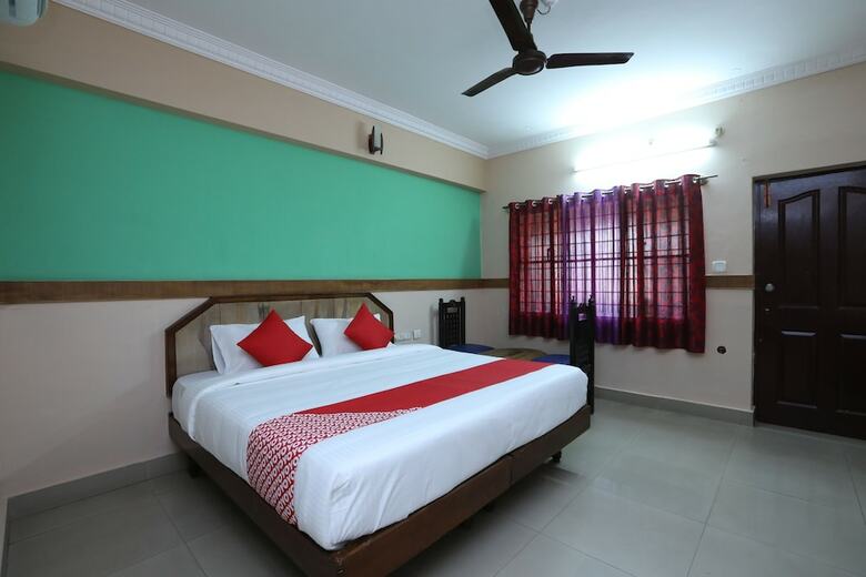 Hotel Oyo 29610 Sanman Regency