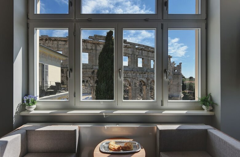 Apartamentos Arena & Seaview Luxurious Residence