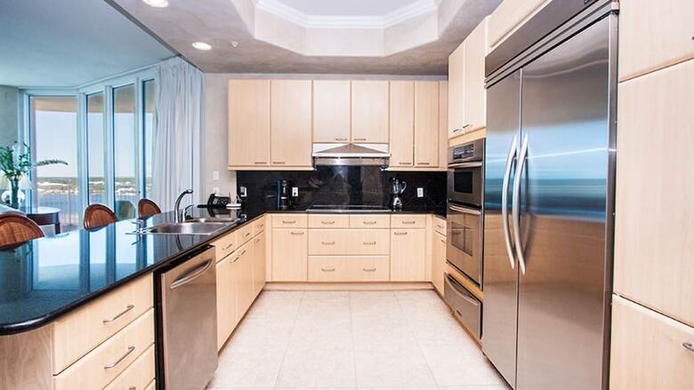 Penthouse With Media Room And Balcony - Unit Crbph02