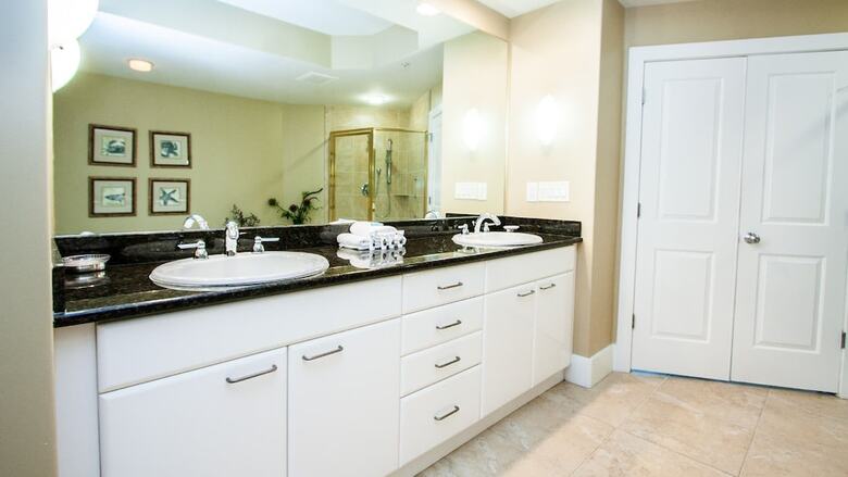 Spacious Condo With Wraparound Views Of Bay - Unit Crc0202