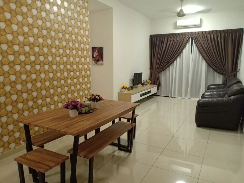 Hotel Bleisure Parkland Homestay