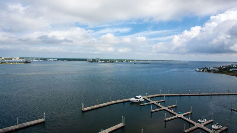 Three Bedroom Condo Overlooking The Bay - Unit Crc1105