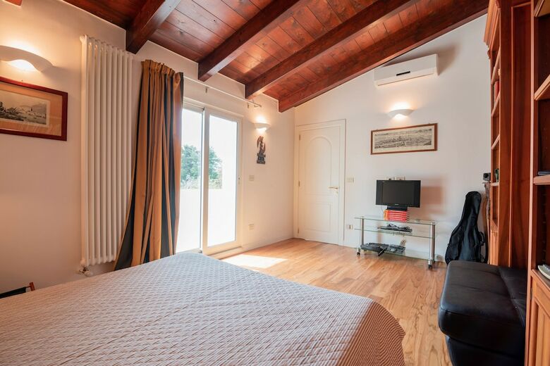 Villa Ribes Con Piscina By Wonderful Italy