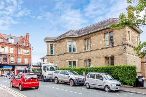 Apartamentos Club Chambers Malvern - Guest Homes