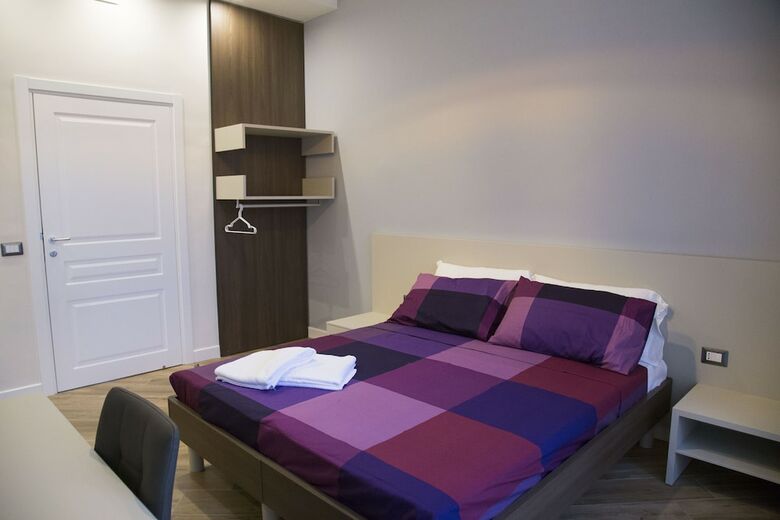 Hotel Garibaldi Rooms