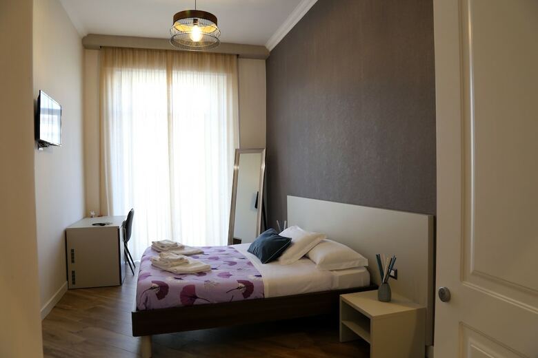 Hotel Garibaldi Rooms