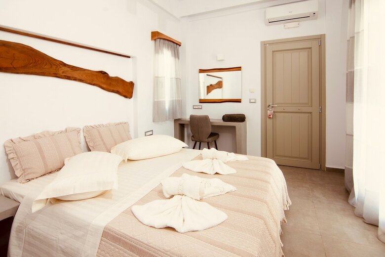 Hotel Aeris Suites