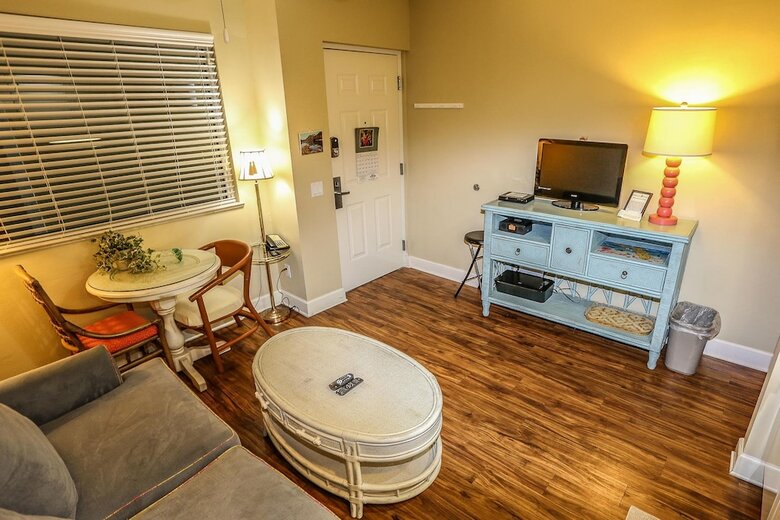Harbor House 202