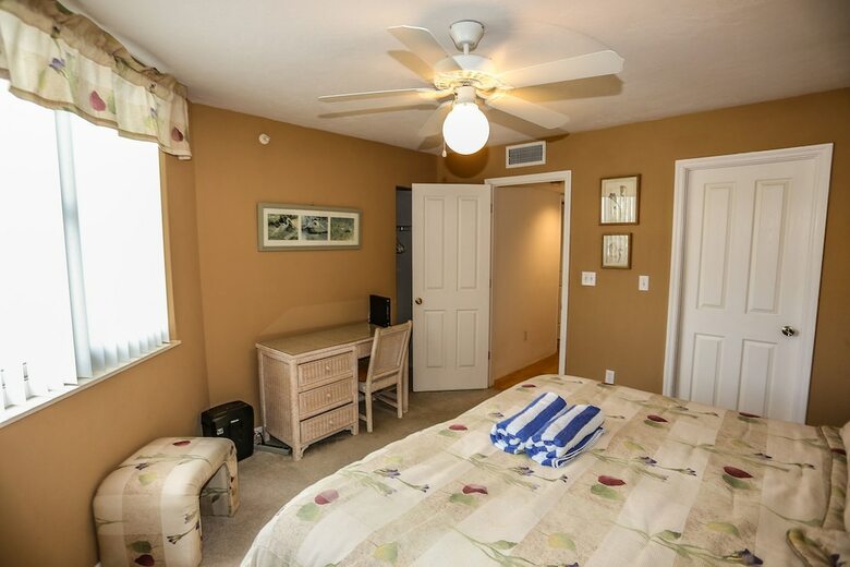 Ocean Harbor 102a