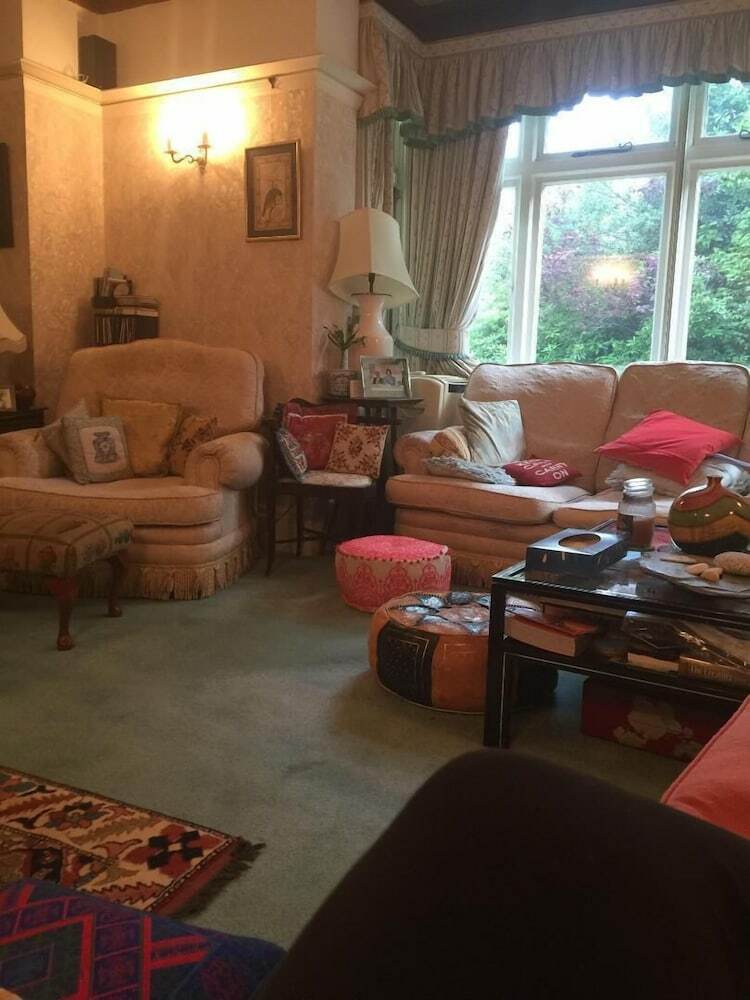 Hotel Discoveries House
