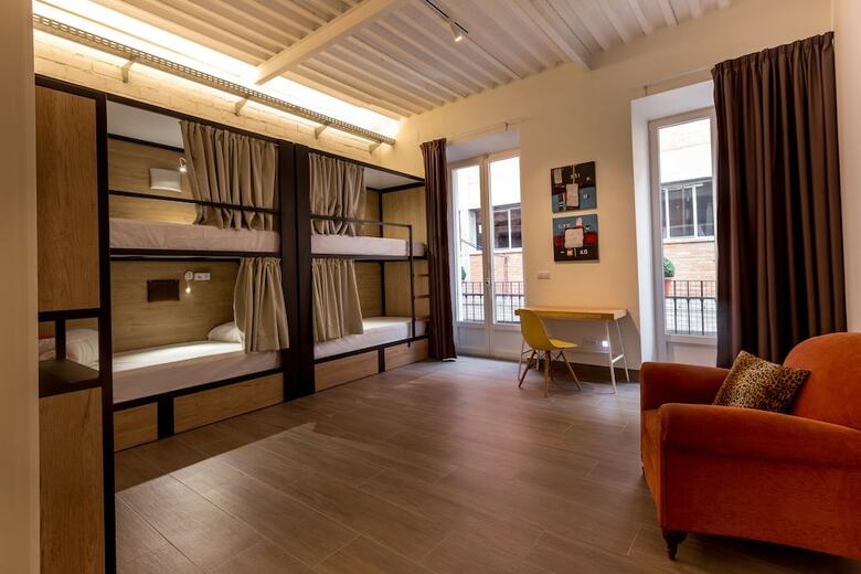 Hostal Hostel Nut