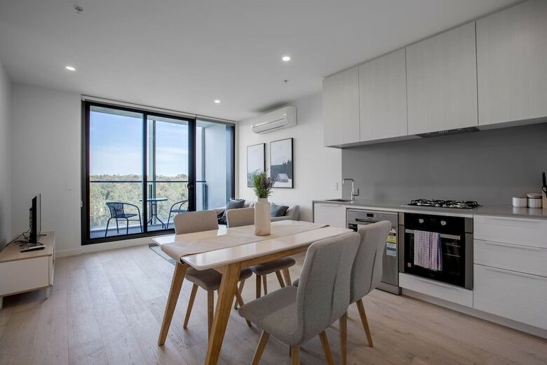 Elegant Apartment At Parkville
