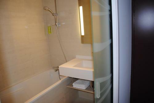 Brit Hotel Vend�e Mer