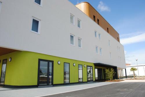 Brit Hotel Vend�e Mer