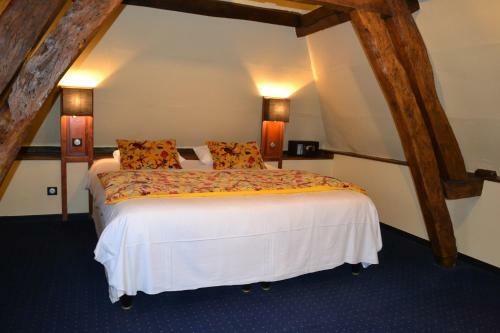 Hotel Les Hauts De Montreuil / Le Patio