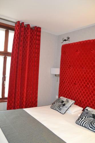Hotel Les Hauts De Montreuil / Le Patio