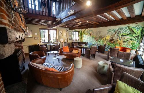 Hotel Les Hauts De Montreuil / Le Patio