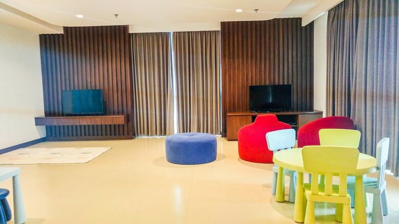 Spacious Elegant 3br Veranda Residence @ Puri Apartment