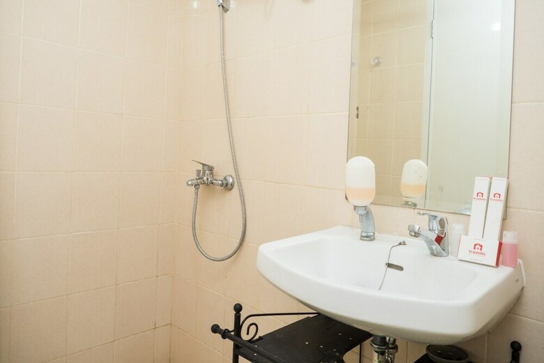 Stylish 1br Apartment At Parahyangan Residence