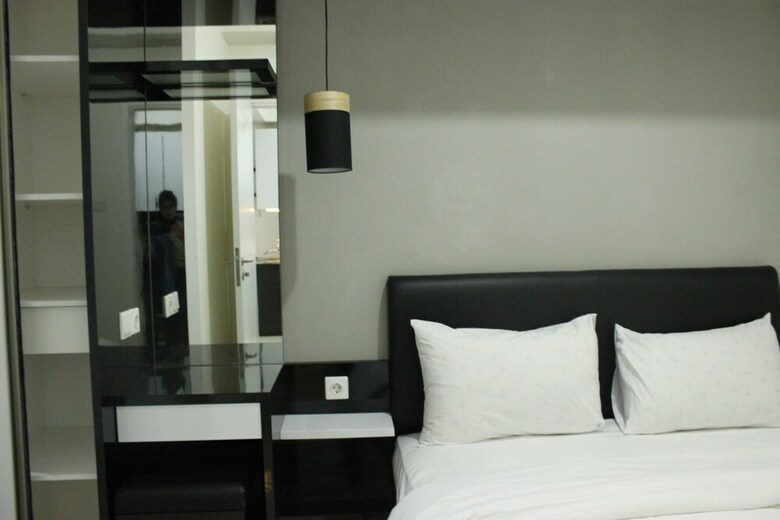 Direct Access To Pool 2br Apartment At Parahyangan Residence