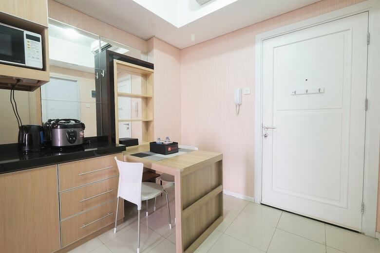 Modern And Classy 1br Green Lake Sunter Apartment