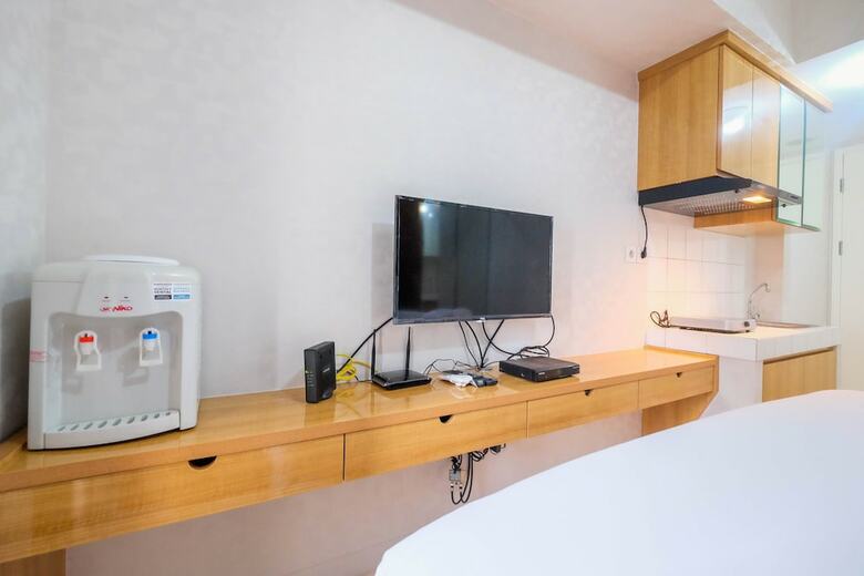 Elegant Studio Room The Springlake Summarecon Apartment