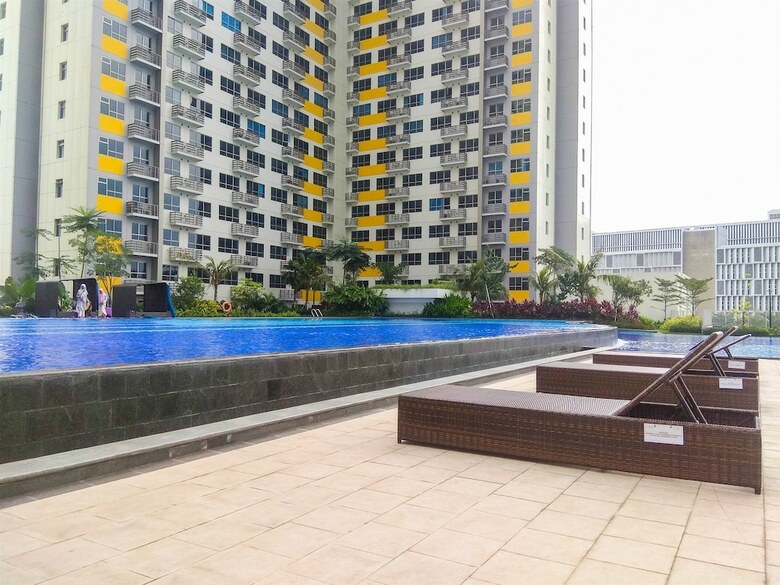 Elegant Studio Room The Springlake Summarecon Apartment