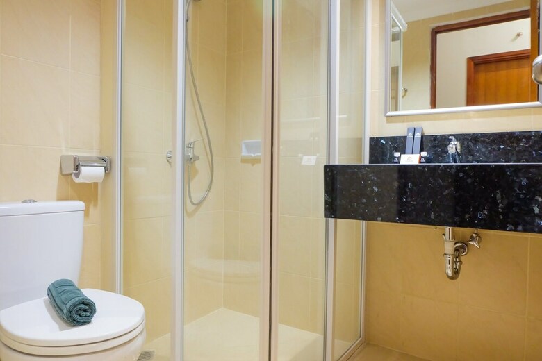 Spacious And Homey 3br Poins Square Apartment