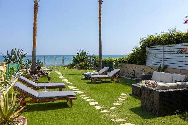 Meneou Beachfront Villa 3
