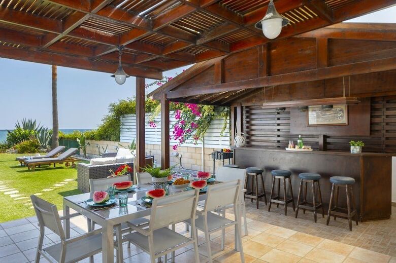 Meneou Beachfront Villa 3