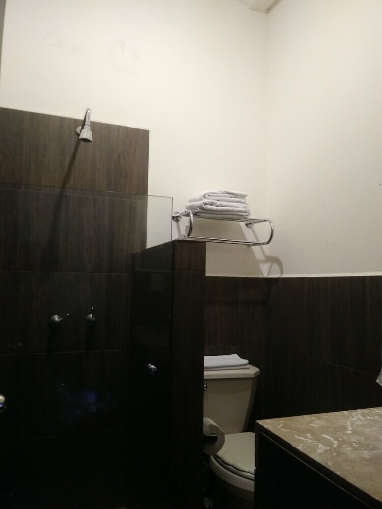 Oyo Hotel 304