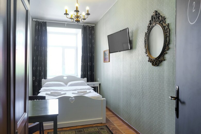 Bed & Breakfast Friends Rooms On Vosstaniya