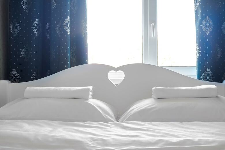 Bed & Breakfast Friends Rooms On Vosstaniya