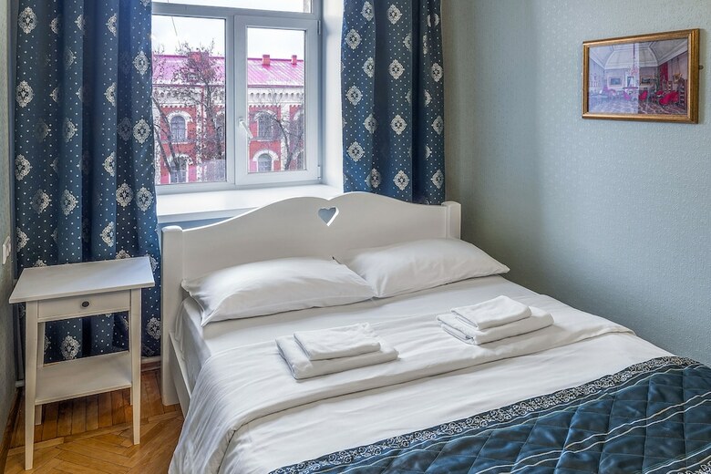 Bed & Breakfast Friends Rooms On Vosstaniya