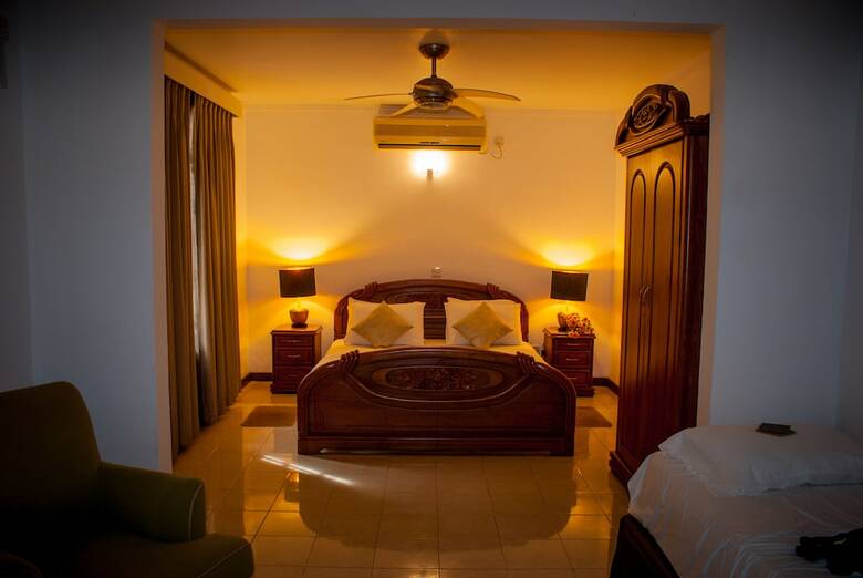 Hotel Blue Bird