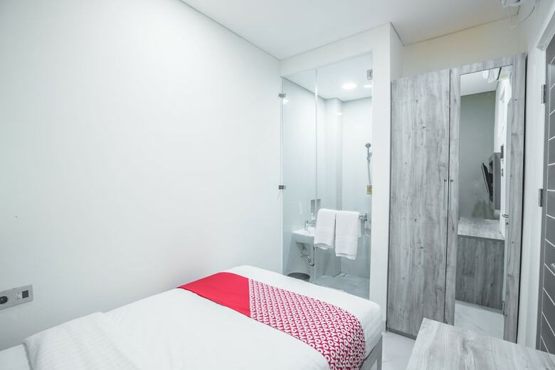 Hotel Oyo 1487 Residence Khoe