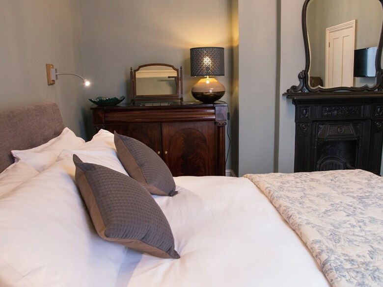 East Walls Hotel