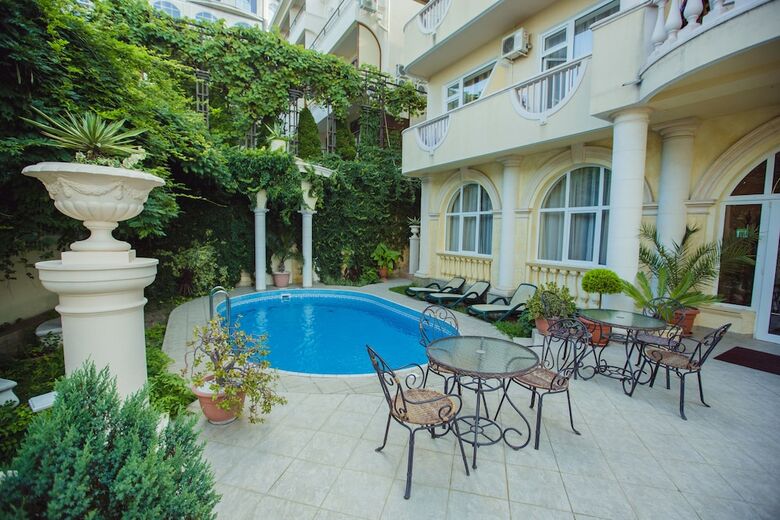 Hotel Grace Nairi