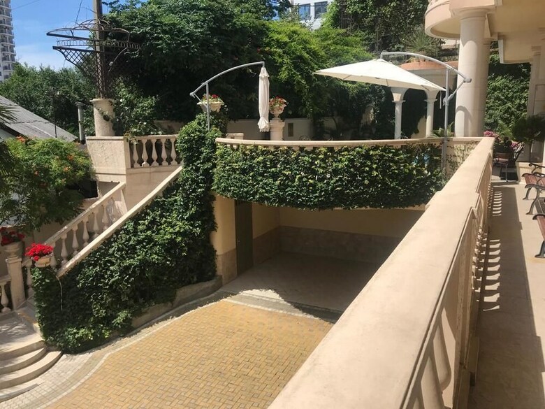 Hotel Grace Nairi