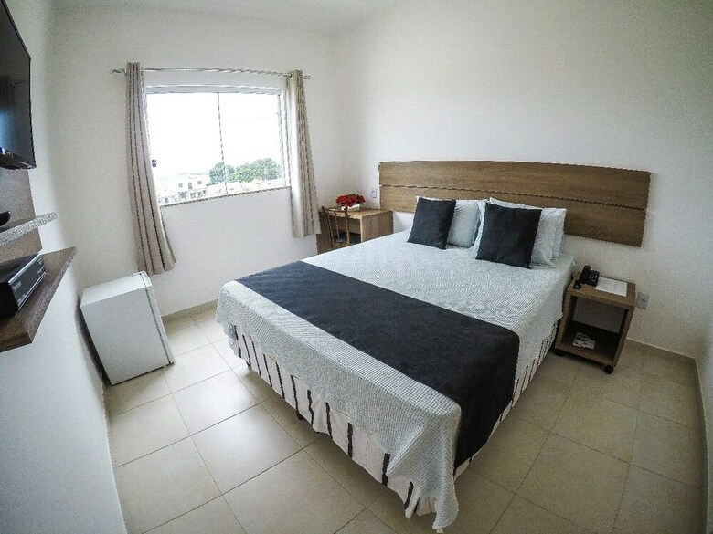 Hotel Irmaos Vaz Br 116 No Entroncamento
