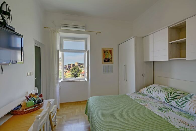 Hotel Guest House Enny - Adults Only