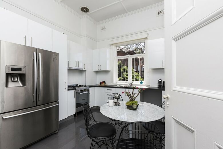 Randwick Federation Apt Near Bondi Junction