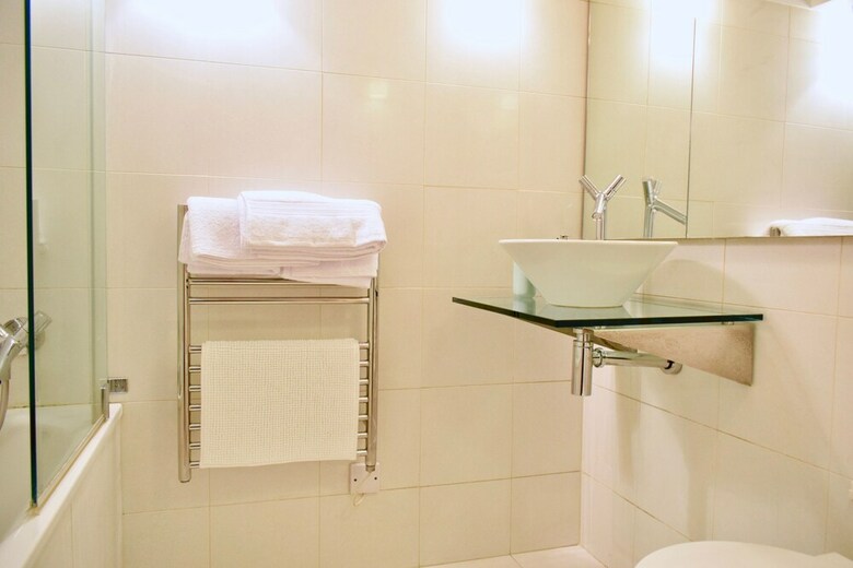 Apartamentos Elegant Mezzanine Studio Flat In Belsize Park