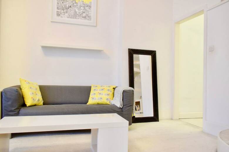 Apartamentos Elegant Mezzanine Studio Flat In Belsize Park