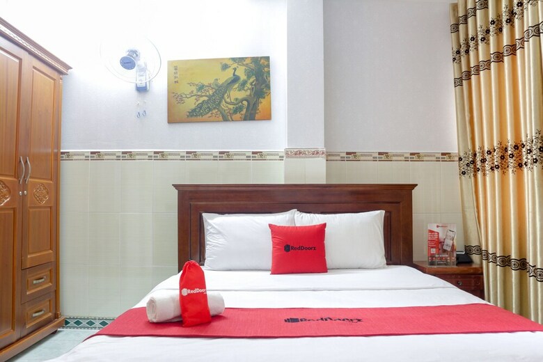 Hotel Reddoorz Near Saigon Train Station 2