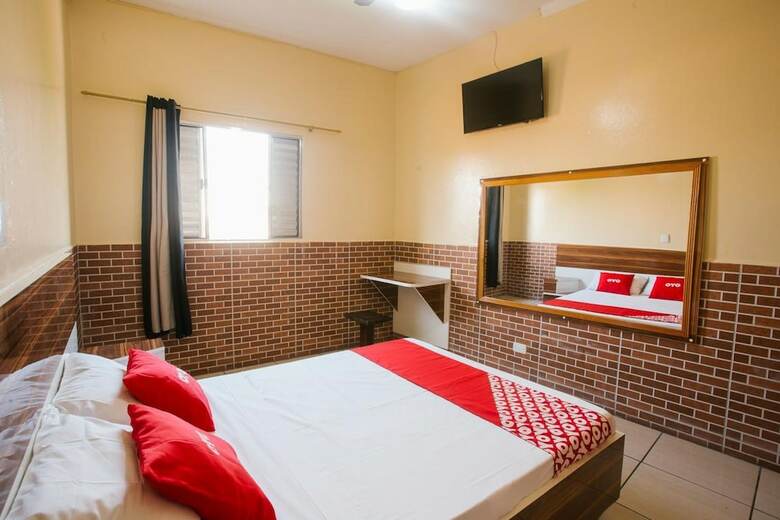 Oyo Hotel Green Mau�
